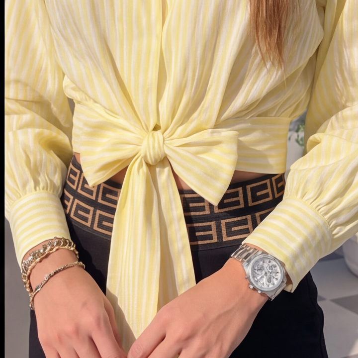 Conjunto Camisa Mantequilla y Pantalón negro