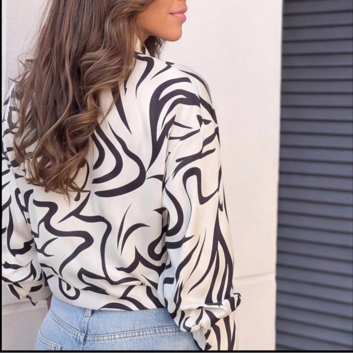 Blusa Ondas Negras Amarre